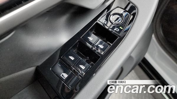 BMW 5 Series 2025, фото 29