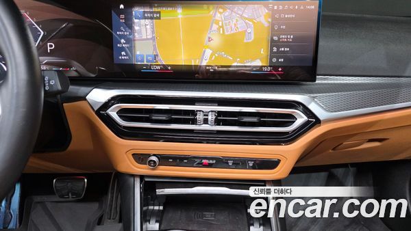 BMW 3 Series 2023, фото 22