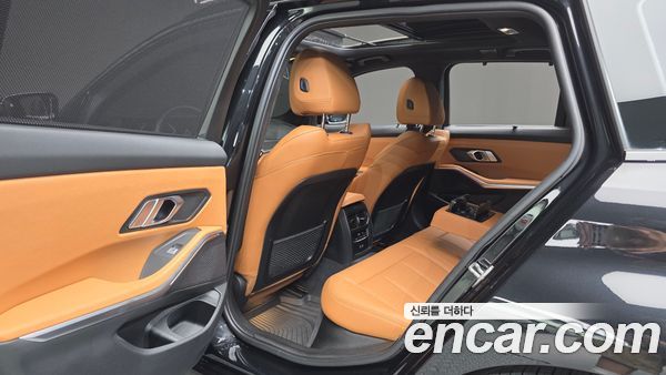 BMW 3 Series 2023, фото 24