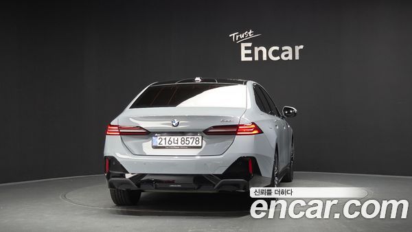 BMW 5 Series 2025, фото 4