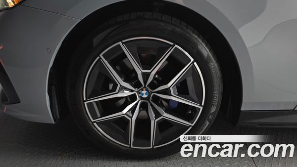 BMW 5 Series 2025, фото 5
