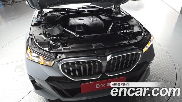 BMW 5 Series 2025, фото 6
