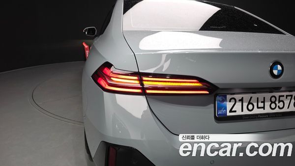 BMW 5 Series 2025, фото 9