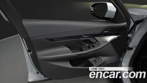 BMW 5 Series 2025, фото 14