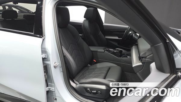 BMW 5 Series 2025, фото 16