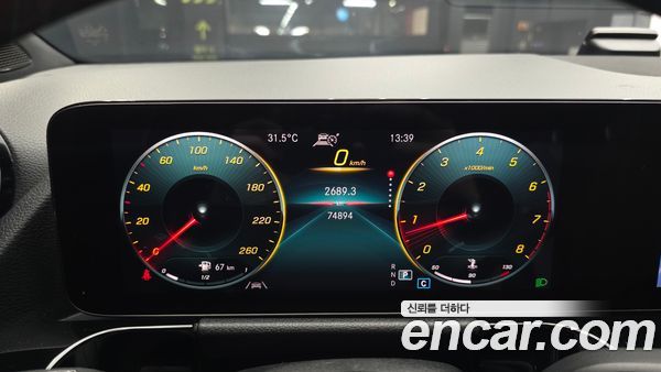 Mercedes-Benz GLA 2021, фото 11