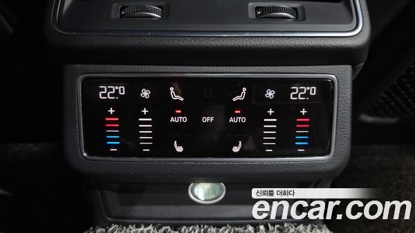 Audi A6 2020, фото 31