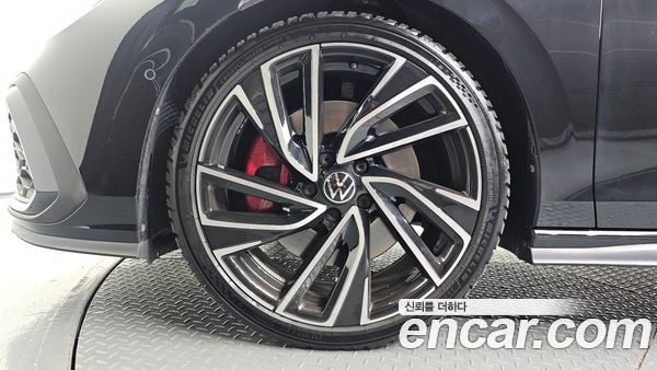 Volkswagen Golf 2024, фото 5