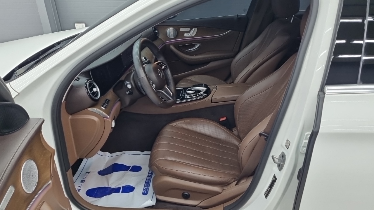 Mercedes-Benz E-Class 2020, фото 6