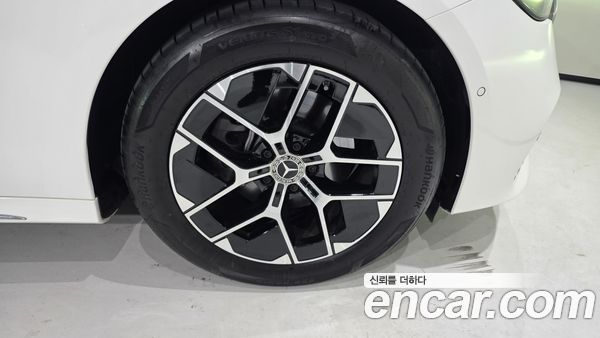 Mercedes-Benz E-Class 2026, фото 5