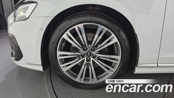 Audi A8 2023, фото 5