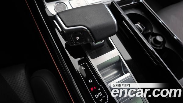 Audi A8 2023, фото 9