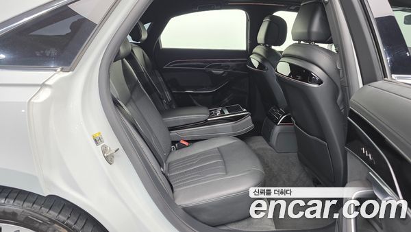 Audi A8 2023, фото 12