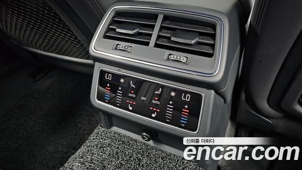 Audi A6 2021, фото 31