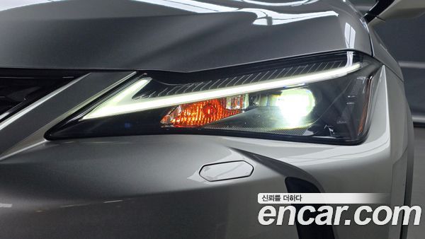 Lexus UX 2024, фото 8