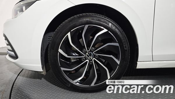 Volkswagen Golf 2024, фото 4