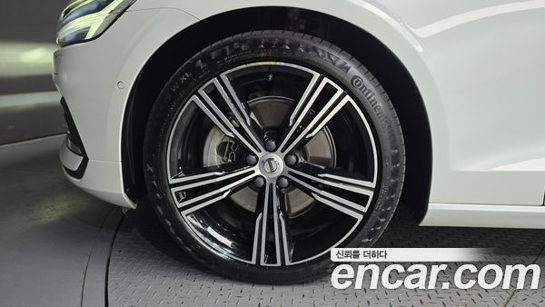 Volvo S60 2021, фото 5