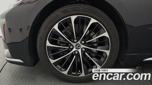 Lexus LS 2021, фото 5