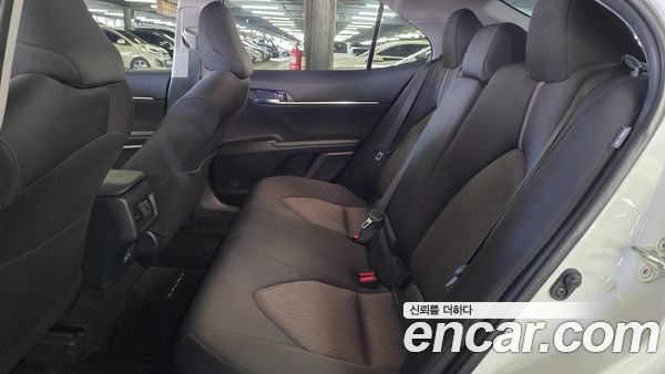 Toyota Camry 2024, фото 6