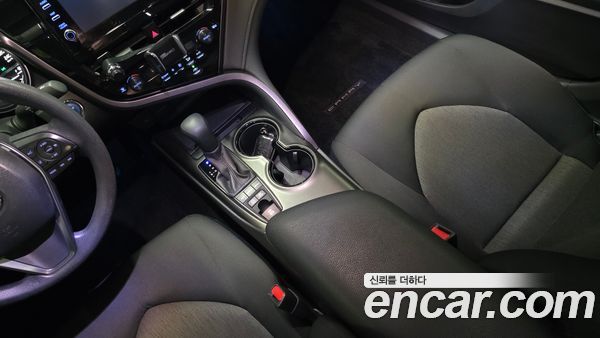 Toyota Camry 2024, фото 14