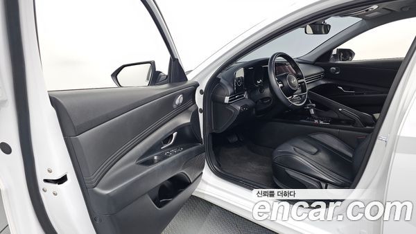 Hyundai Elantra 2023, фото 10