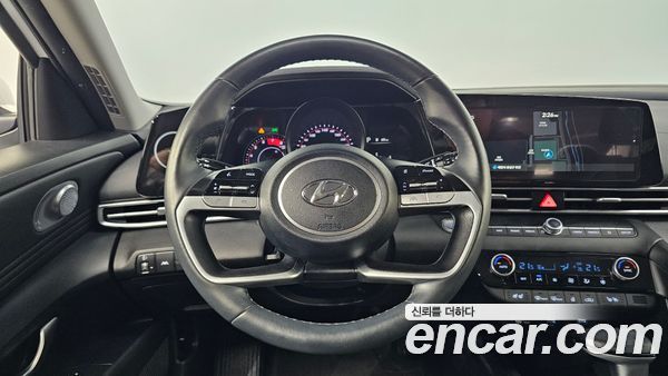 Hyundai Elantra 2023, фото 15