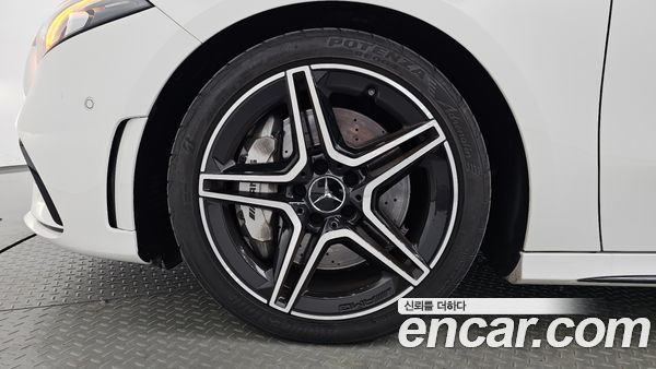 Mercedes-Benz A-Class 2022, фото 4