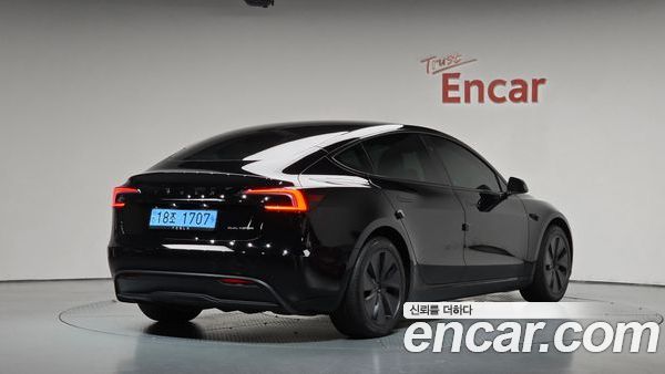 Tesla Model 3 2024