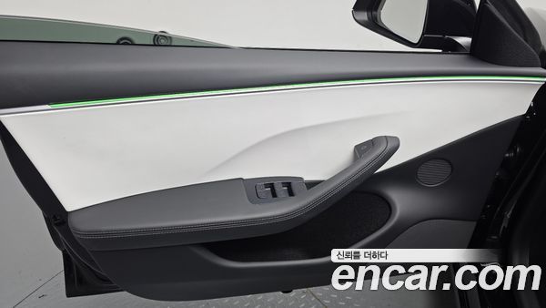 Tesla Model 3 2024, фото 13