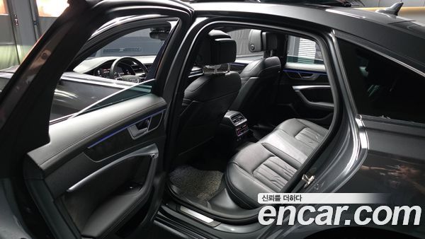 Audi A6 2021, фото 16