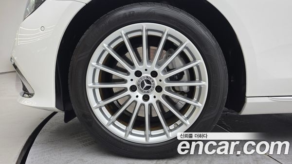 Mercedes-Benz E-Class 2023, фото 5