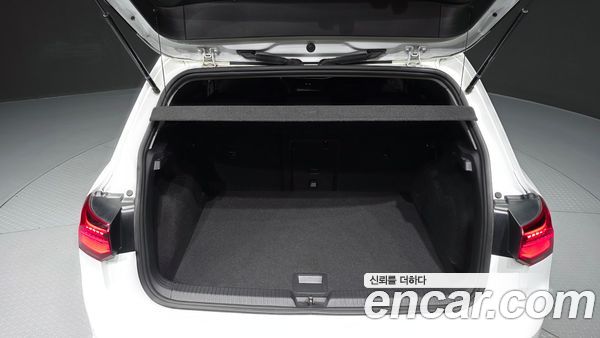 Volkswagen Golf 2023, фото 20