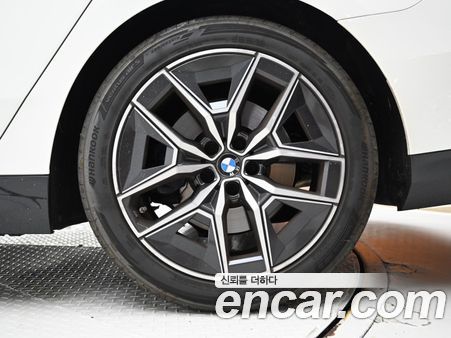 BMW 5 Series 2024, фото 5