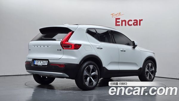 Volvo XC40 2023, фото 2