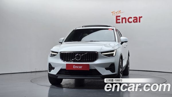 Volvo XC40 2023, фото 3