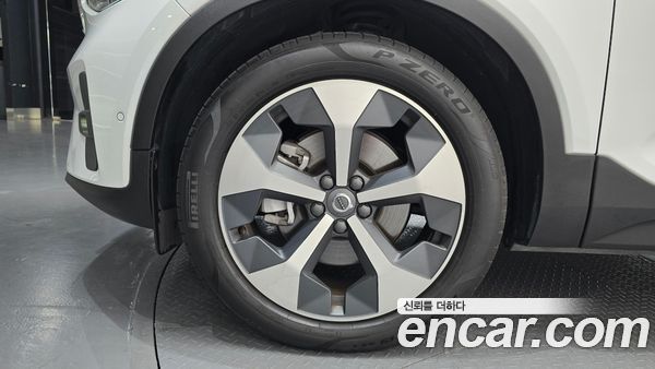 Volvo XC40 2023, фото 5