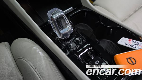 Volvo XC40 2023, фото 12