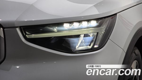 Volvo XC40 2023, фото 8