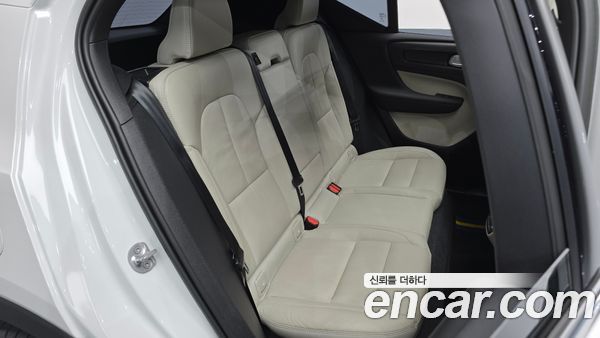 Volvo XC40 2023, фото 16