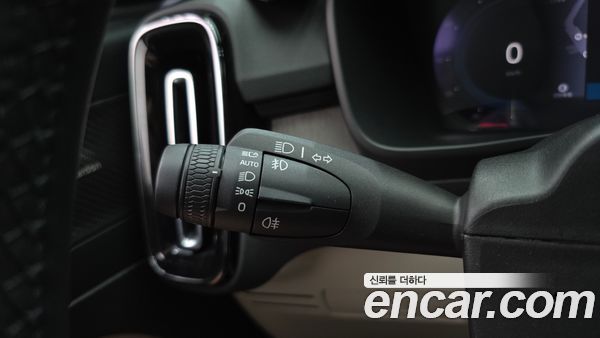 Volvo XC40 2023, фото 34