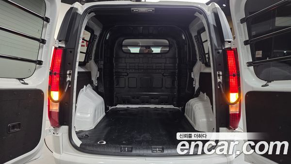 Hyundai Staria 2023, фото 26