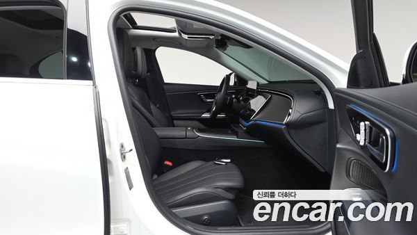 Mercedes-Benz E-Class 2025, фото 15