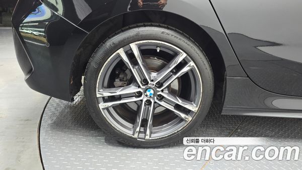 BMW 1 Series 2023, фото 4