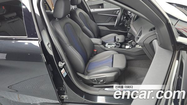 BMW 1 Series 2023, фото 15
