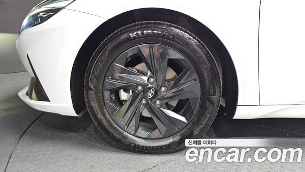 Hyundai Elantra 2021, фото 4