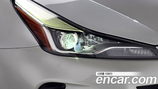 Toyota Prius 2021, фото 8