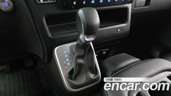 Hyundai Staria 2025, фото 9