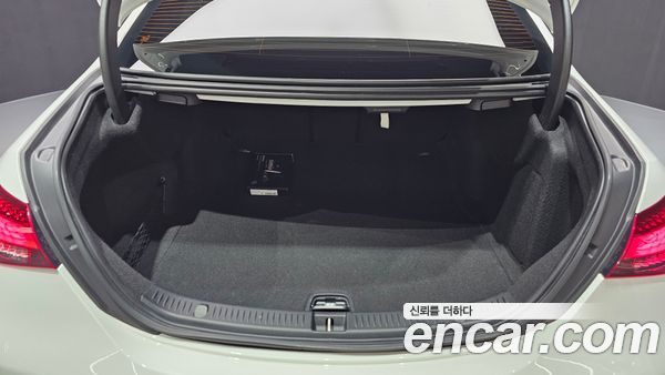 Mercedes-Benz E-Class 2023, фото 26