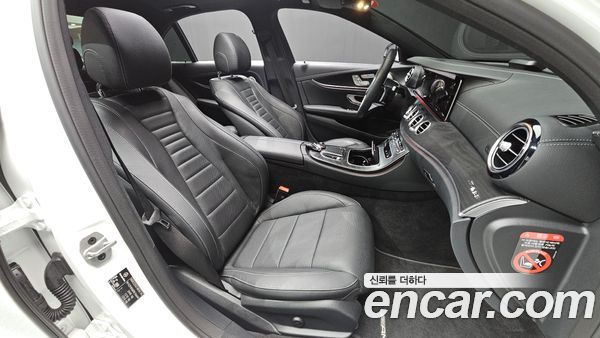 Mercedes-Benz E-Class 2023, фото 16