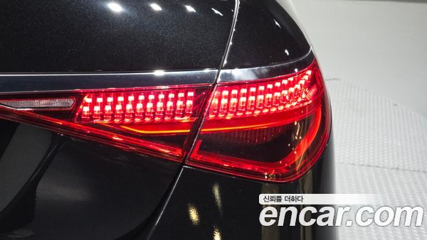 Mercedes-Benz S-Class 2022, фото 9